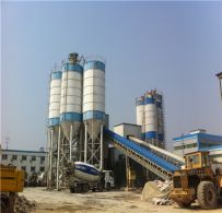雙線混凝土攪拌站施工現場